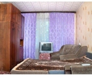 Сдам однокомнатную квартиру киев 280 грн. за сутки/75 грн. за час 0674996232